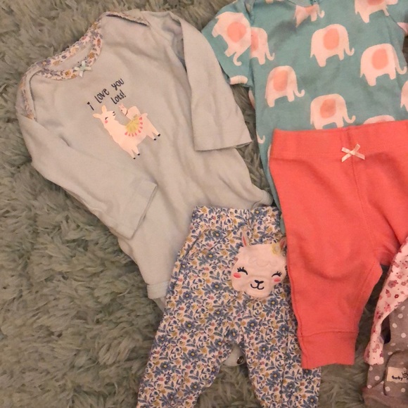 Lot of 0-3mo girl EUC 8 pieces - Picture 2 of 4